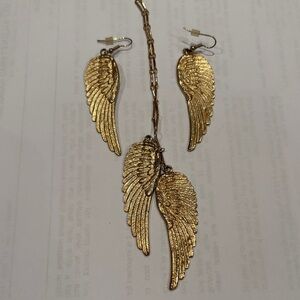 Aldo Gold Wing Necklace Set